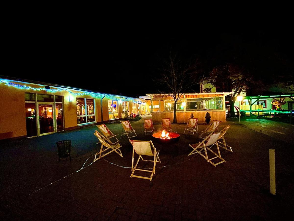 Ferien-& Erlebnispark Ploetzky Schönebeck Exterior foto